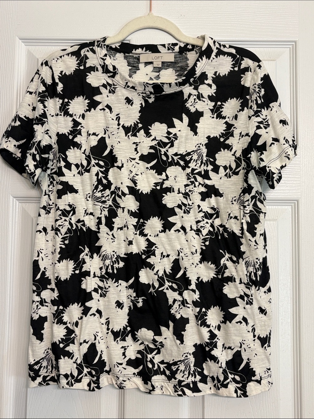 LOFT Black and White Floral Short Sleeve Tee